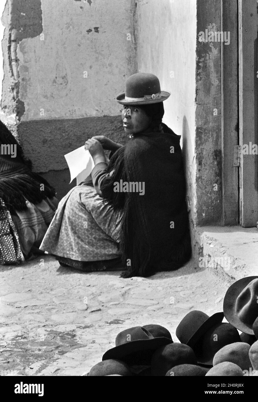 Street Photography, City of La Paz, Bolivia, 1975, Aymara woman Stock Photo