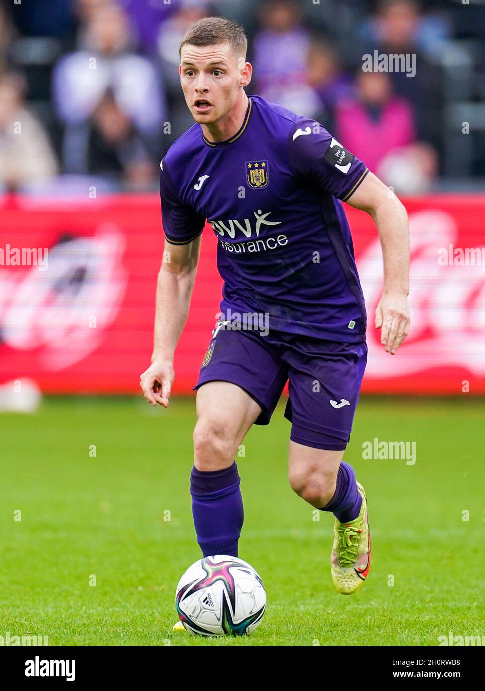 Club's Kamal Sowah and Anderlecht's Sergio Gomez fight for the ball during  a soccer match between RSC Anderlecht and Club Brugge KV, Sunday 03 October  Stock Photo - Alamy