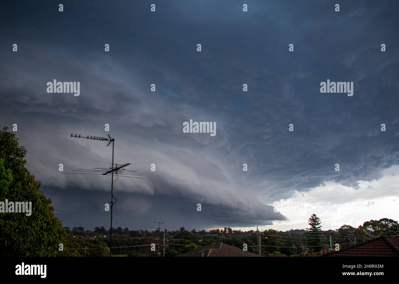 Massive storm approaching the Western Suburbs of Sydney bringing heavy ...