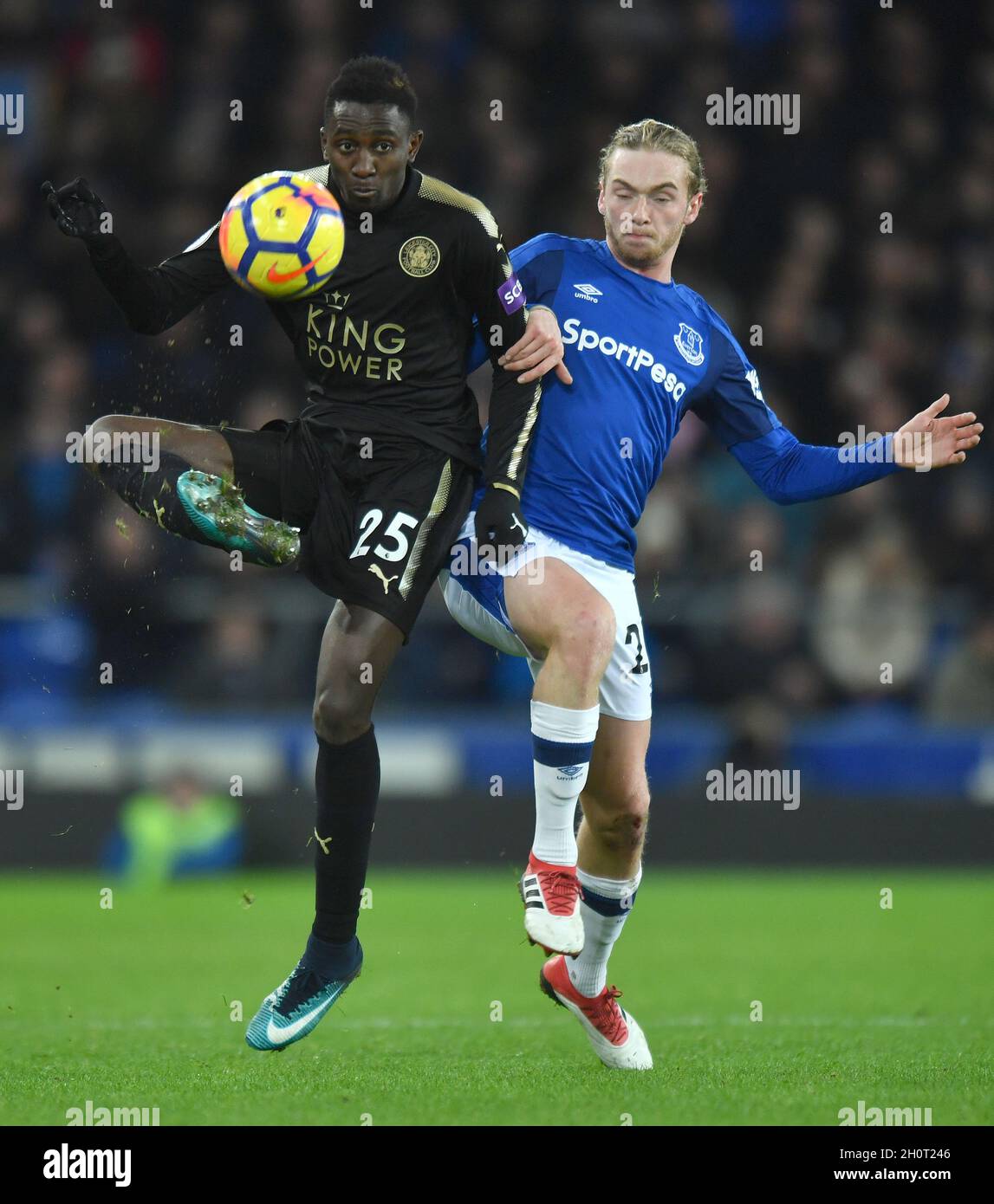 Leicester City's Wilfred Ndidi and Everton's Tom Davies compete for possession Stock Photo