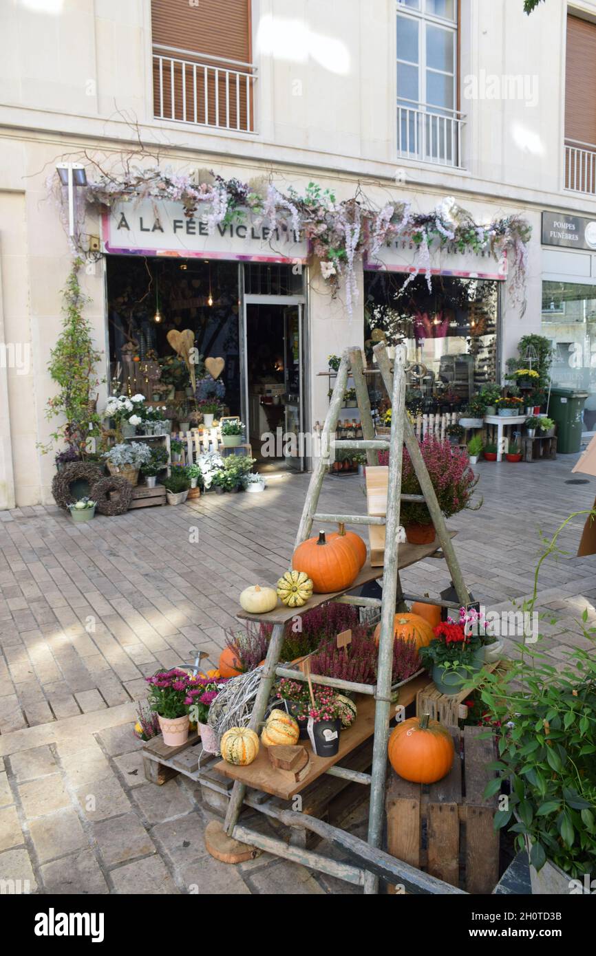 Hallowe'en decoration outside flower shop, Orleans, France 2021 Stock
