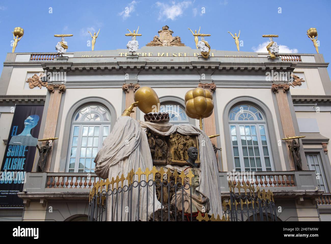 Figueras, Gerona, Spain - September 18, 2021: Dali Theater-Museum exterior facade detail. Museum entirely dedicated to Salvador Dalí. The huge eggs on Stock Photo