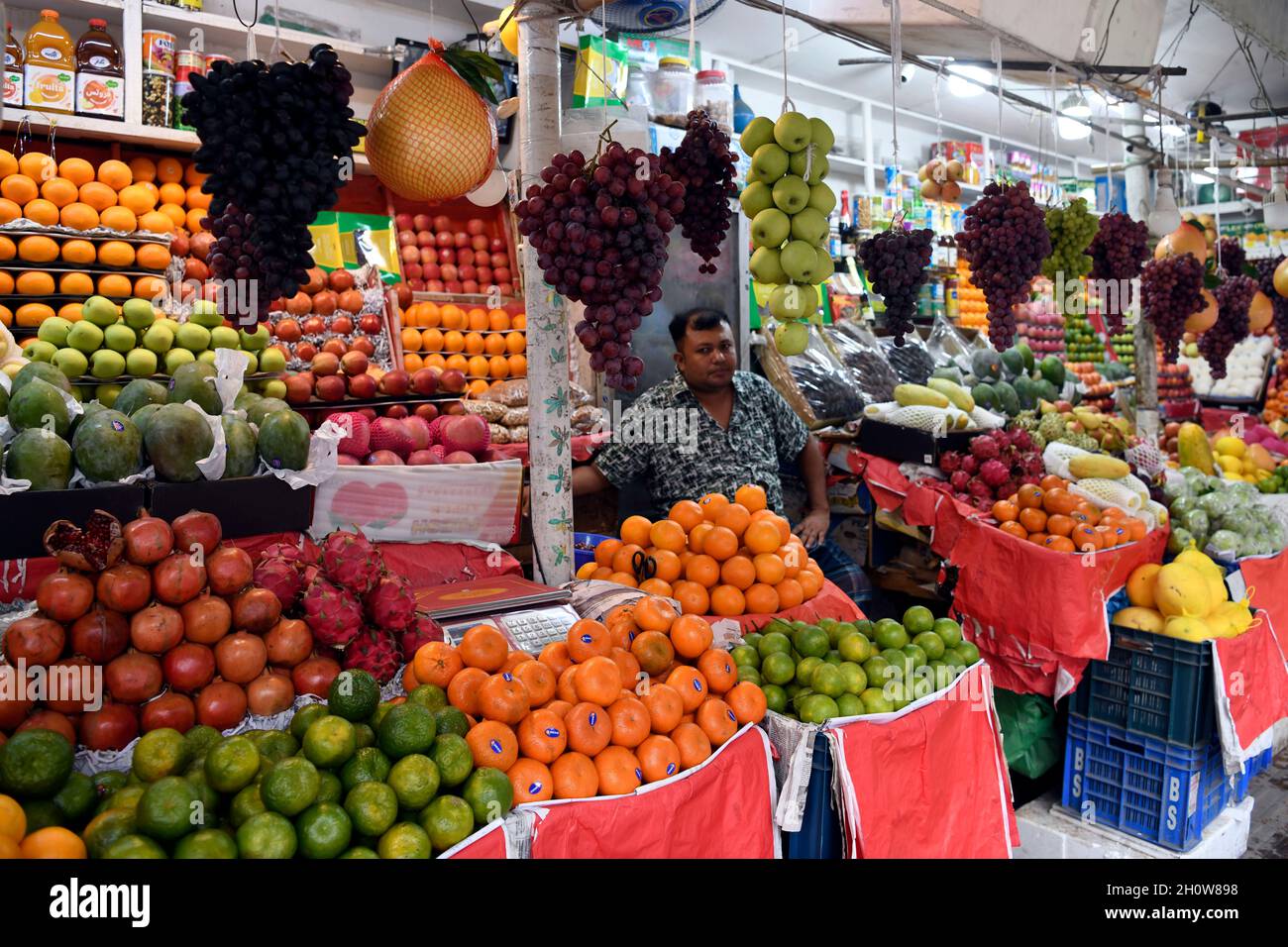 Dhaka Bangladesh 14th Oct 2021 A Fruit Seller Without A Face Mask Is Seen Waiting For Customers At A Market In Dhaka Rising Commodity Prices In The Market Low Income People Are Struggling To