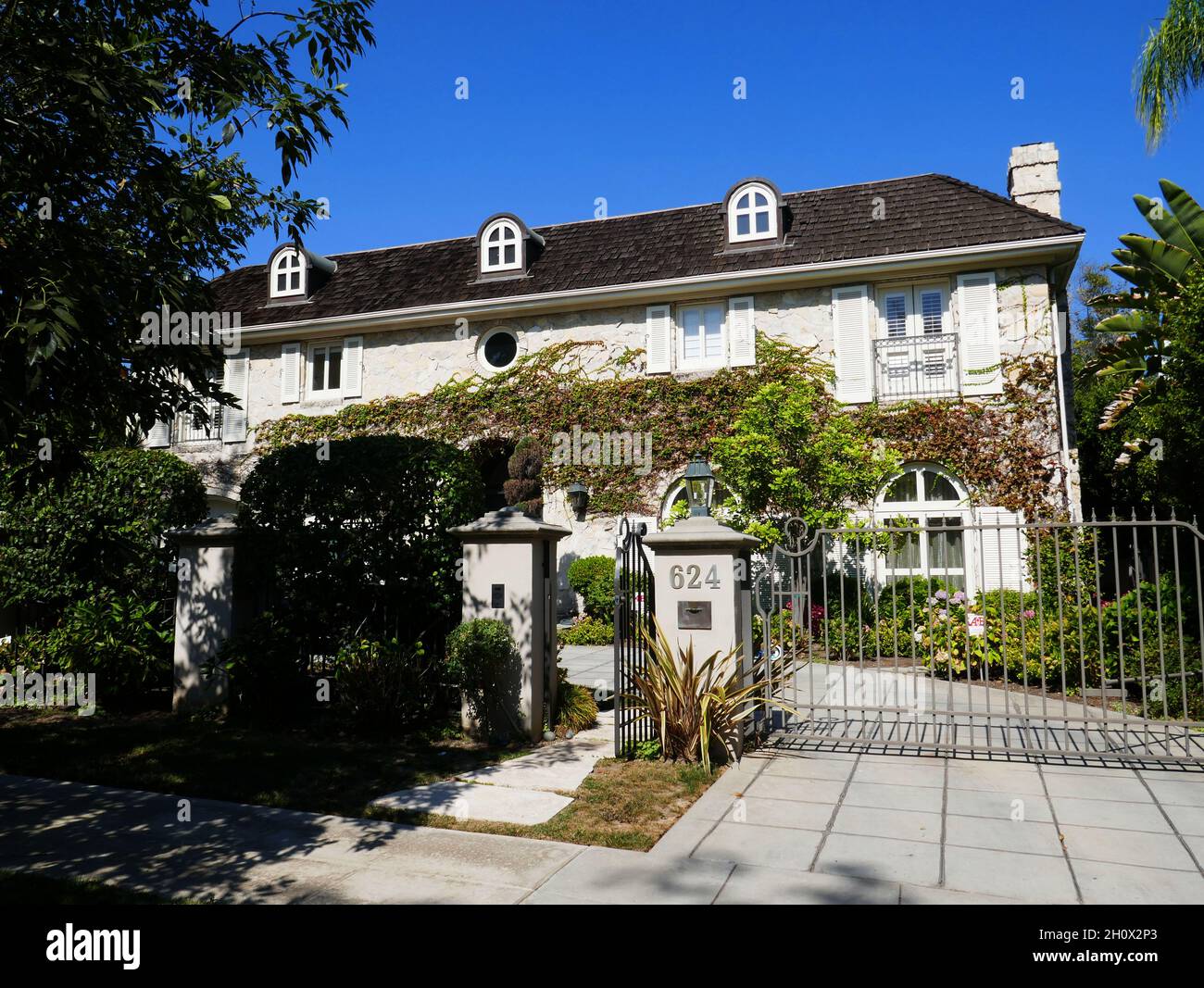 Beverly Hills, California, USA 7th September 2021 A general view of atmosphere of Production Manager Harry Rappe's Former Home/house at 624 N. Alpine Drive on September 7, 2021 in Beverly Hills, California, USA. Photo by Barry King/Alamy Stock Photo Stock Photo