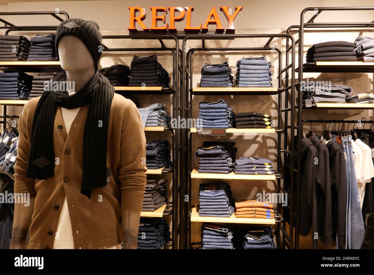 REPLAY CLOTHING ON DISPLAY INSIDE THE FASHION STORE Stock Photo - Alamy