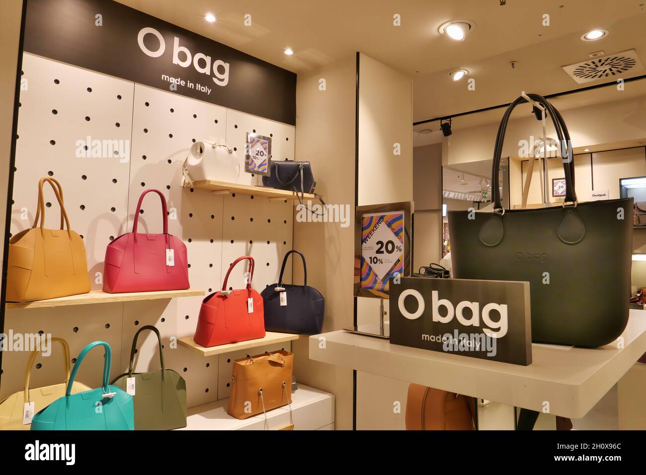 O BAG BAGS ON DISPLAY INSIDE THE FASHION STORE Stock Photo - Alamy