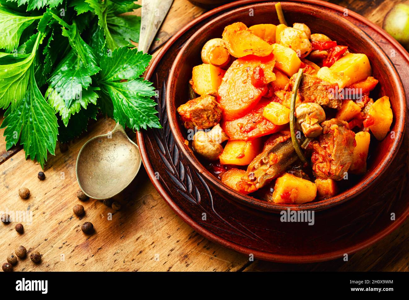 Mushroom and tomato ragout hi-res stock photography and images - Alamy