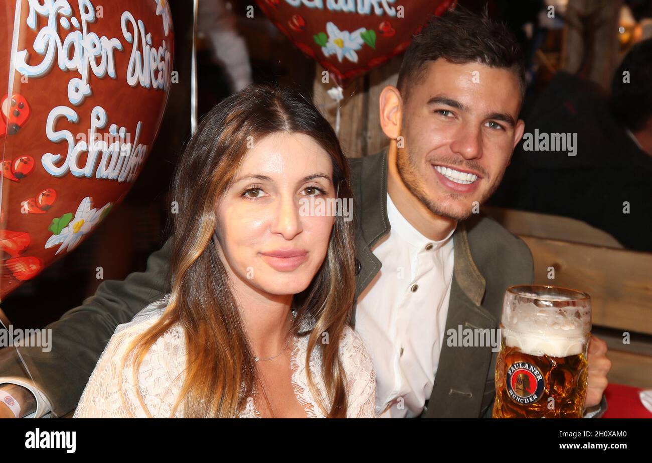 Lucas Hernandez with his wife Amelia Ossa Llorente Loremte FC Bayern