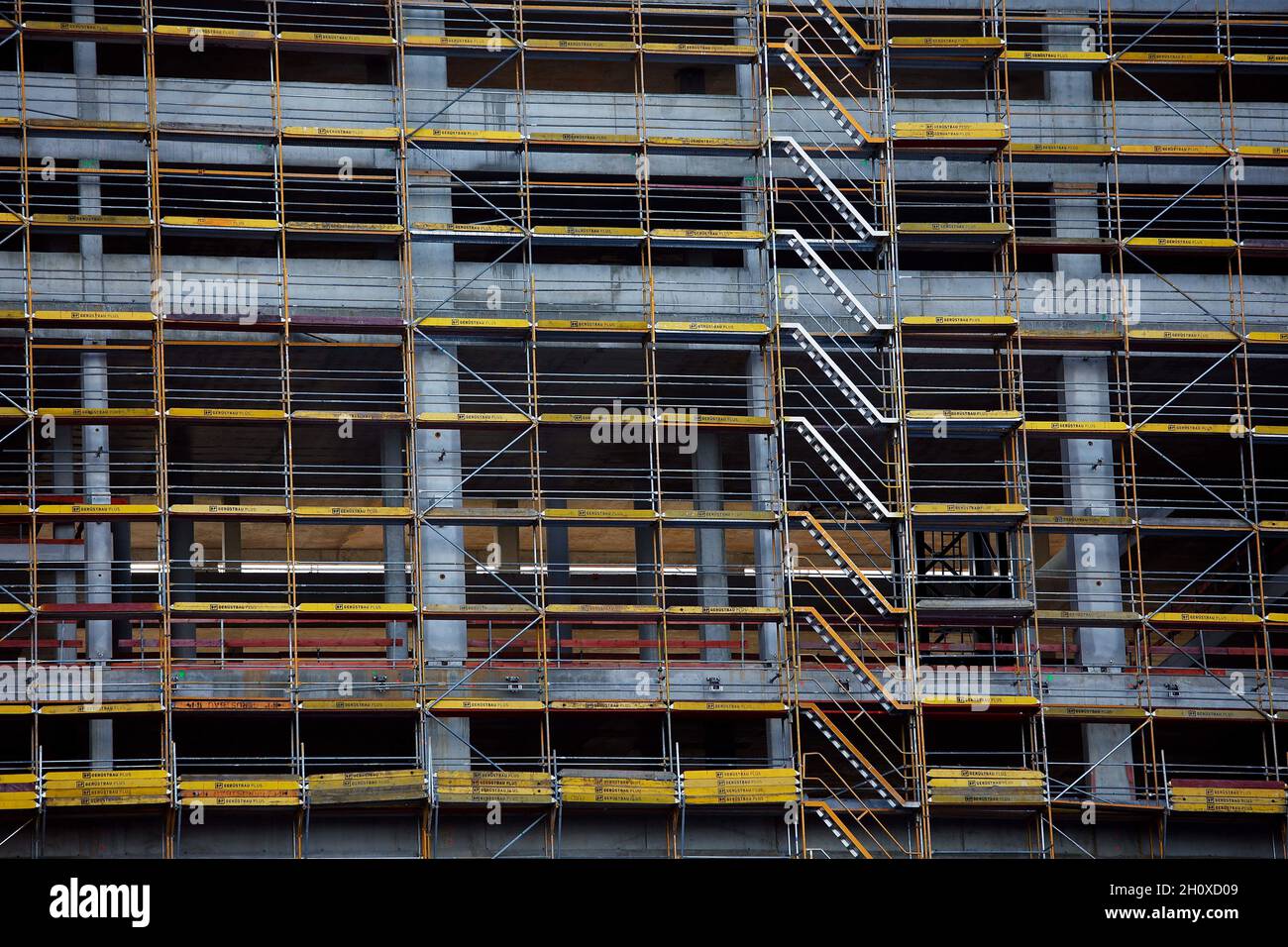 Berlin, Germany. 13th Oct, 2021. Scaffolded buildings on the construction site of the Heidestrasse quarter. Credit: Carsten Koall/dpa/Alamy Live News Stock Photo