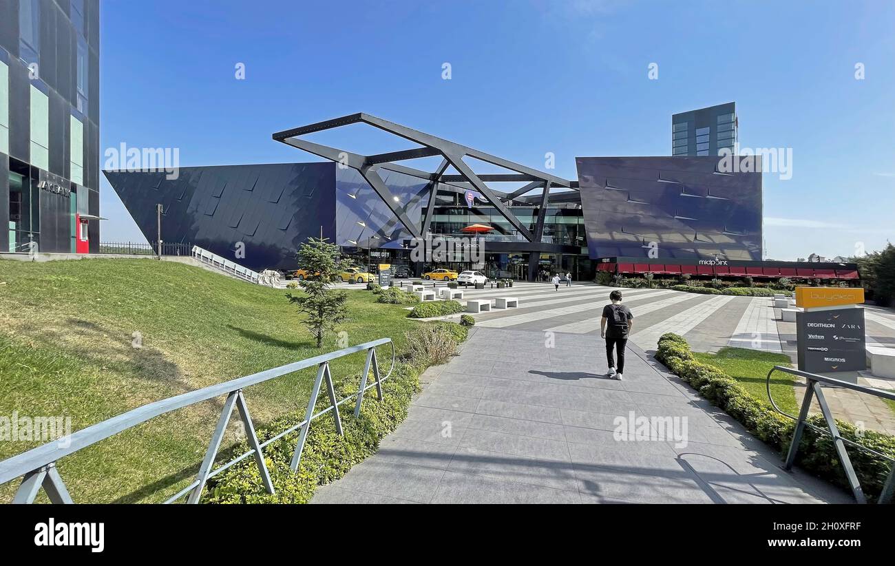 umraniye,istanbul,turkey-september 18,2021.open air mall. The view from the  Buyaka and Meydan shopping center with its modern architecture and retail  Stock Photo - Alamy
