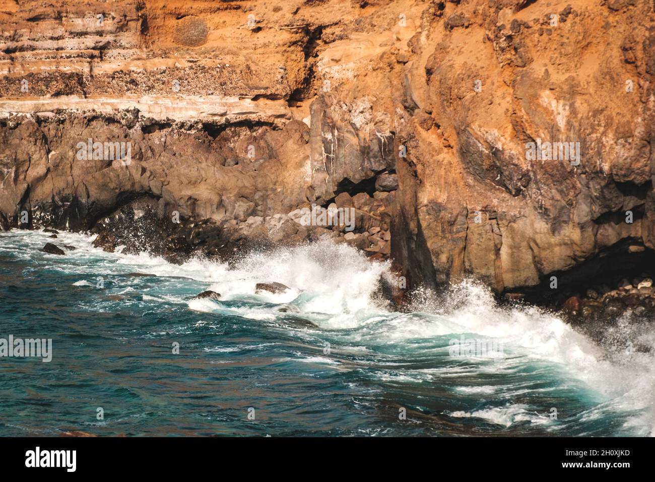 Shore rocks hi-res stock photography and images - Alamy