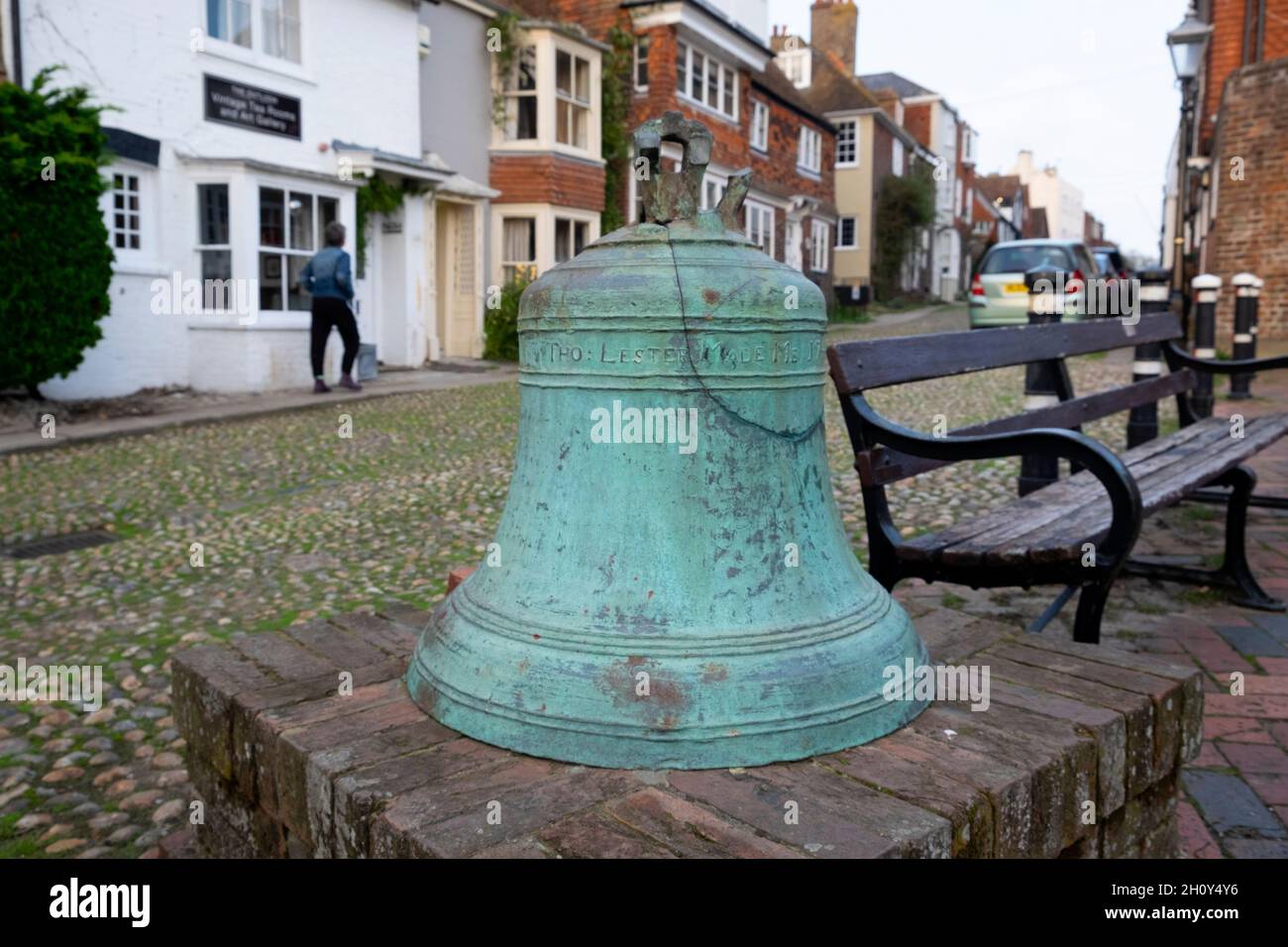 Thomas Lester bell on Watchbell Street in the town of Rye East Sussex England Great Britain UK   KATHY DEWITT Stock Photo