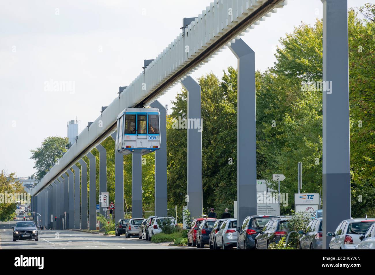 Deutschland, Dortmund, EmilFiggeStrasse, GroßkabinenHängebahn Stock Photo Alamy