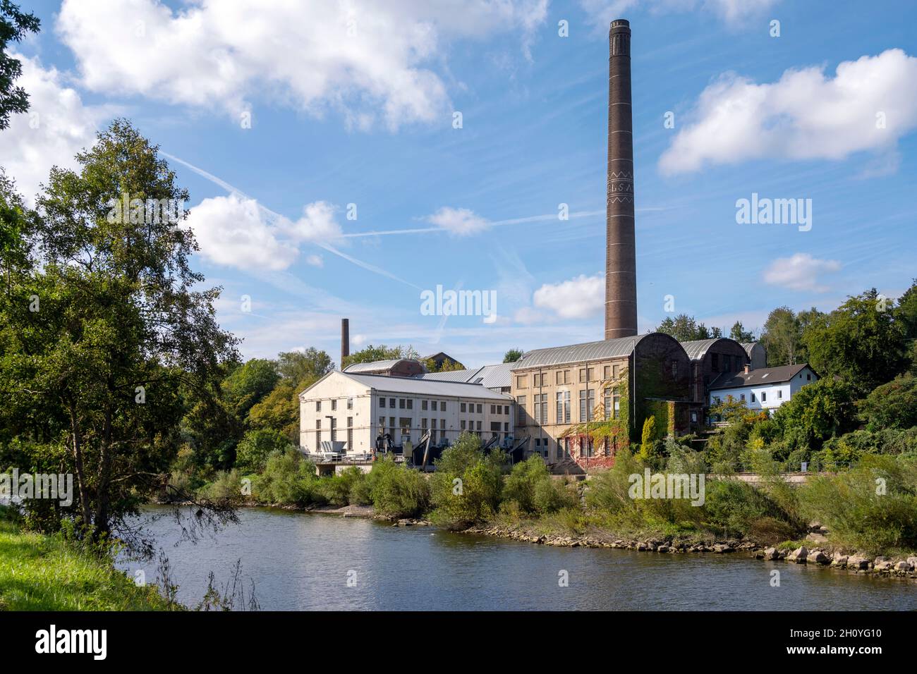 Deutschland, Nordrhein-Westfalen, Essen-Horst, Wasserkraftwerk Horster Mühle, Blick von Südosten über die Ruhr Stock Photo