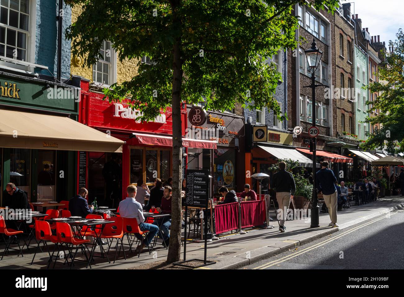 A busy Oxford Street, City of Westminster, Central London, England, UK  Stock Photo - Alamy