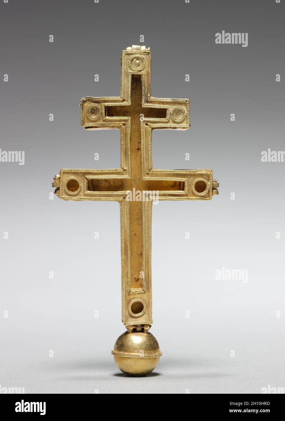 Double-Arm Reliquary Cross, c. 1100-1200. Latin Kingdom of Jerusalem, Jerusalem, Gothic period, 12th century. Gold; overall: 10.5 x 5.3 x 1.5 cm (4 1/8 x 2 1/16 x 9/16 in.); former: 11.5 cm (4 1/2 in.). Stock Photo