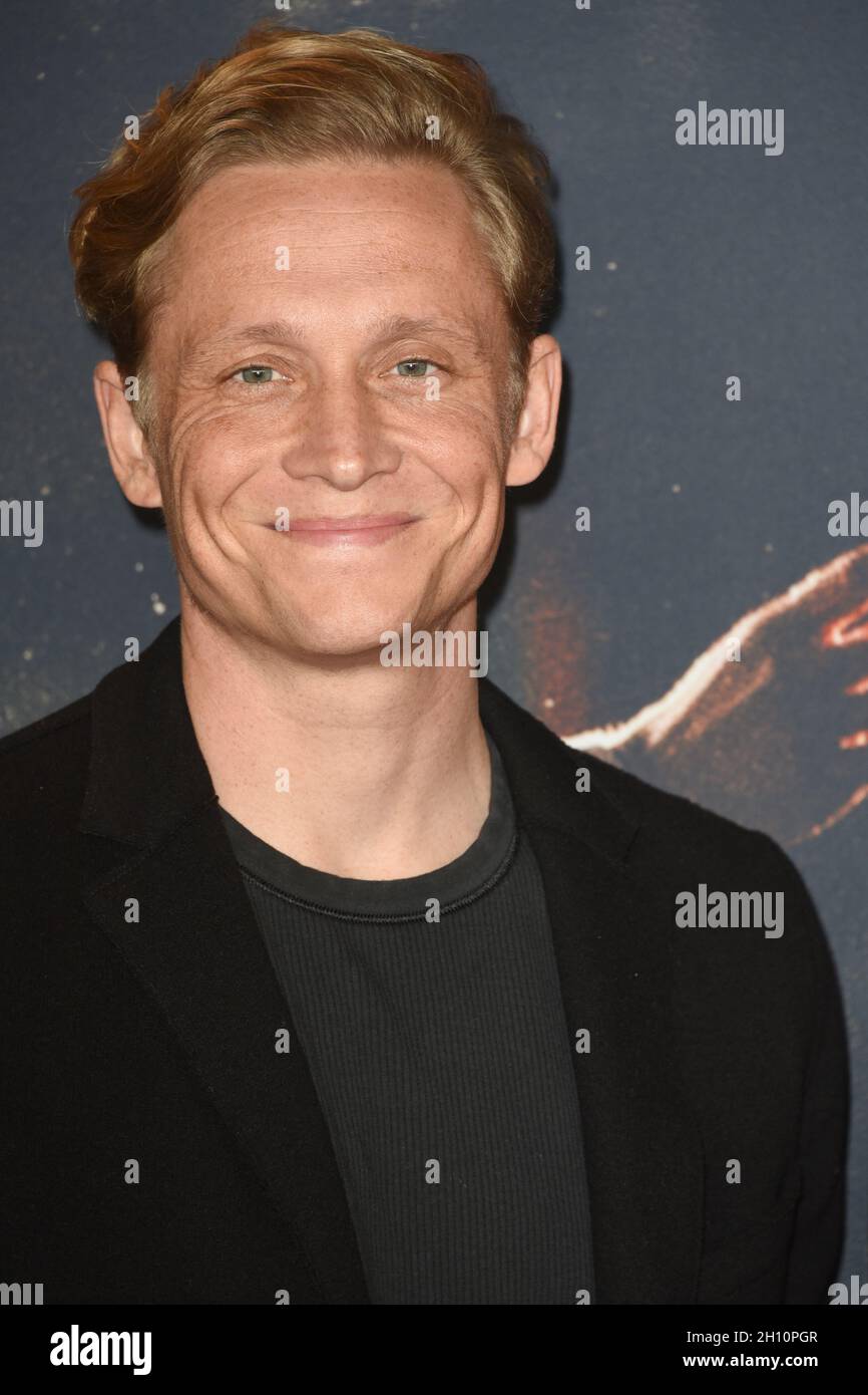 Munich, Germany. 15th Oct, 2021. Actor Matthias Schweighöfer arrives