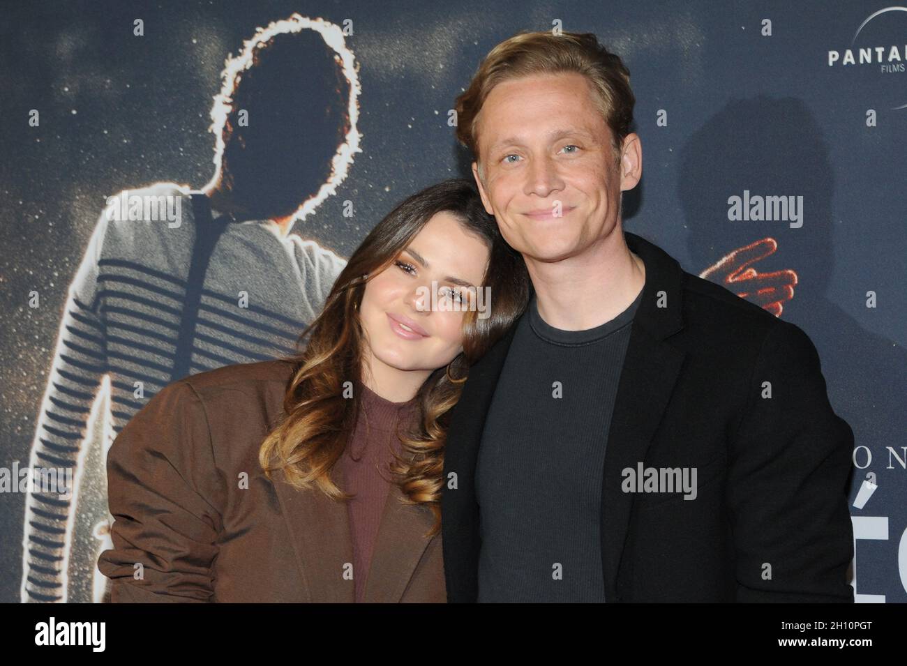 Munich, Germany. 15th Oct, 2021. The actor couple Matthias Schweighöfer ...