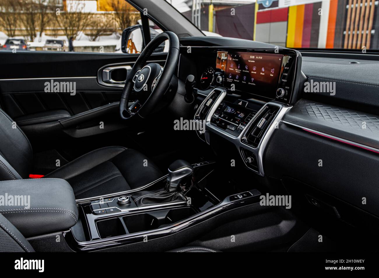 MOSCOW, RUSSIA - FEBRUARY 7, 2021 Kia Sorento Fourth generation MQ4.  Compact crossover SUV model year 2020. Exterior back view close up view on  nature Stock Photo - Alamy