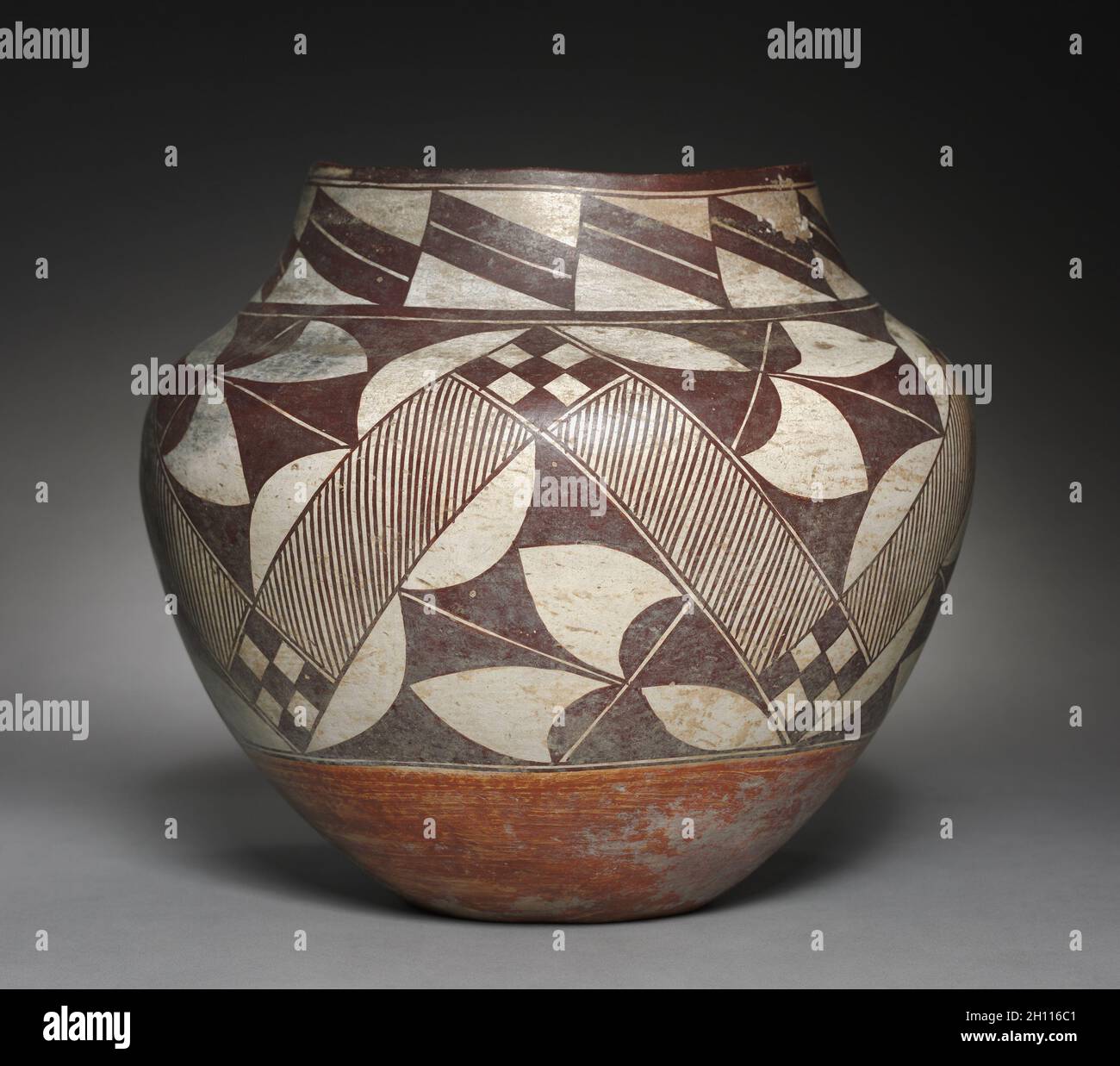 Water Jar (Olla), 1880s. Southwest,Pueblo, Acoma, Post-Contact Period, 20th century. Ceramic; overall: 24.5 x 27.5 cm (9 5/8 x 10 13/16 in.). Stock Photo