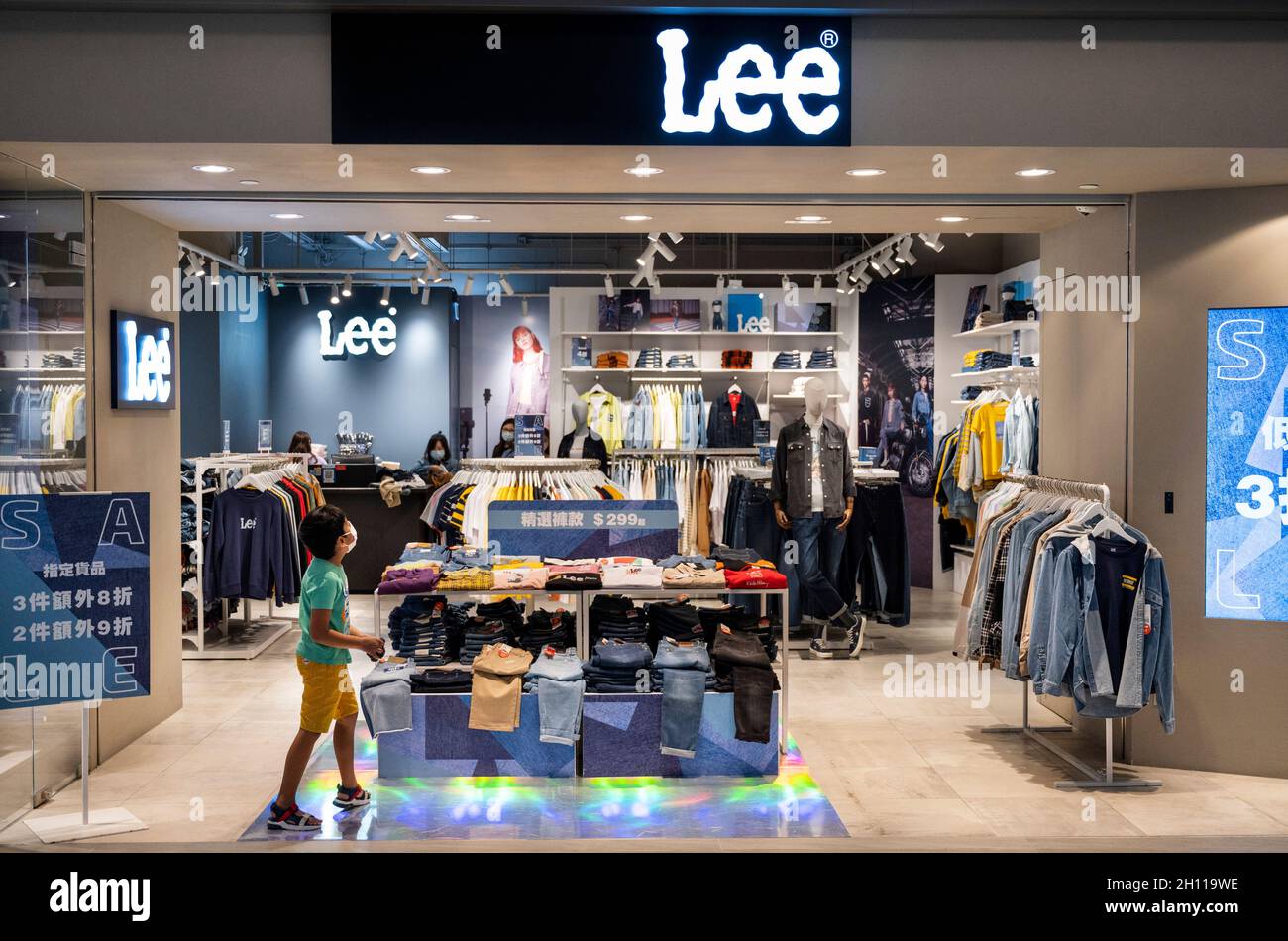 Hong Kong, China. 07th Oct, 2021. A young shopper is seen at the American  fashion brand