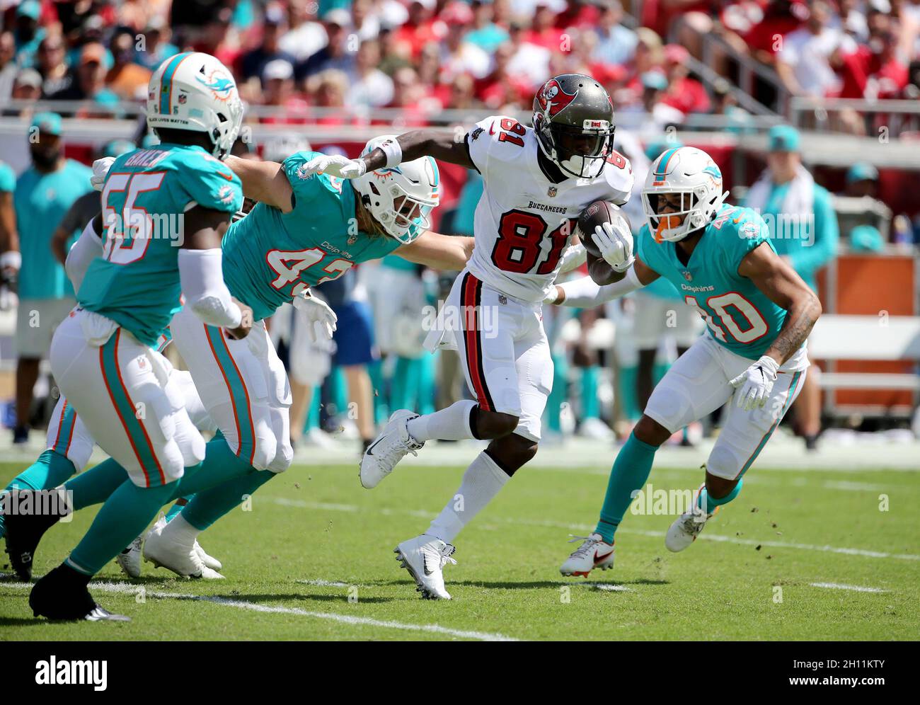 Photo gallery: Dolphins at Buccaneers, Sunday, October 10, 2021