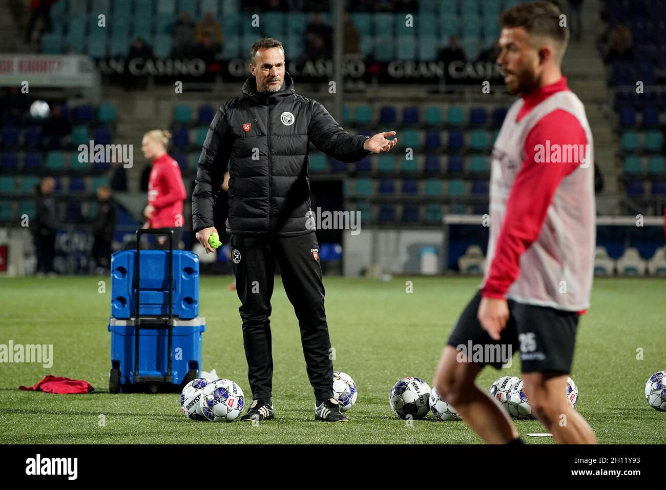 DEN BOSCH, NETHERLANDS - OCTOBER 15: assistant trainer Gerald Sibon of Almere City FC during the Dutch Keukenkampioendivisie match between FC Den Bosch and Almere City FC at Stadion De Vliert on October 15, 2021 in Den Bosch, Netherlands (Photo by Rene Nijhuis/Orange Pictures) Credit: Orange Pics BV/Alamy Live News Stock Photo