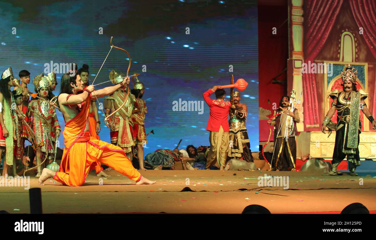 Lord ram and ravana hi-res stock photography and images - Alamy