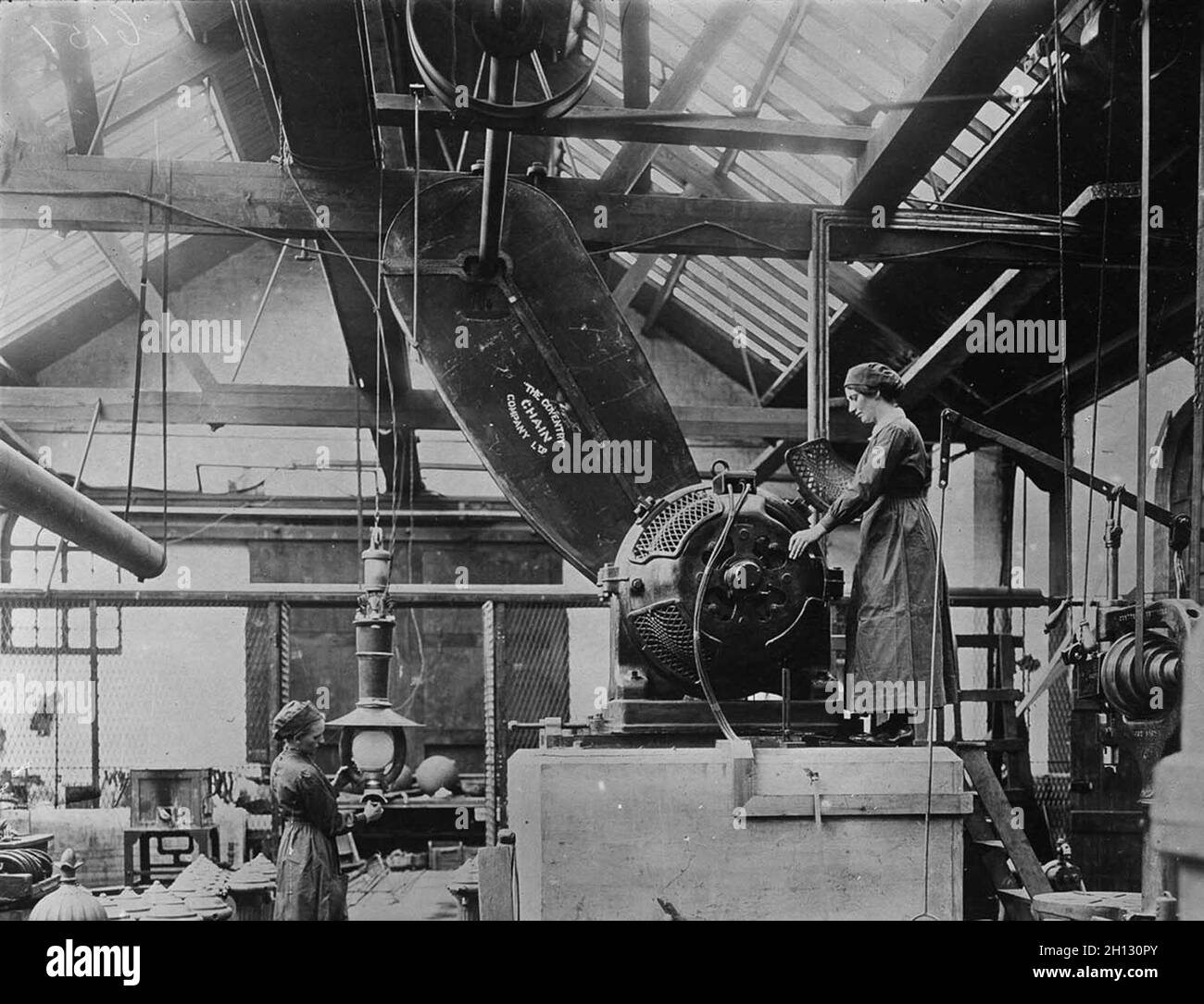 Women working in a factory during WW1. Stock Photo