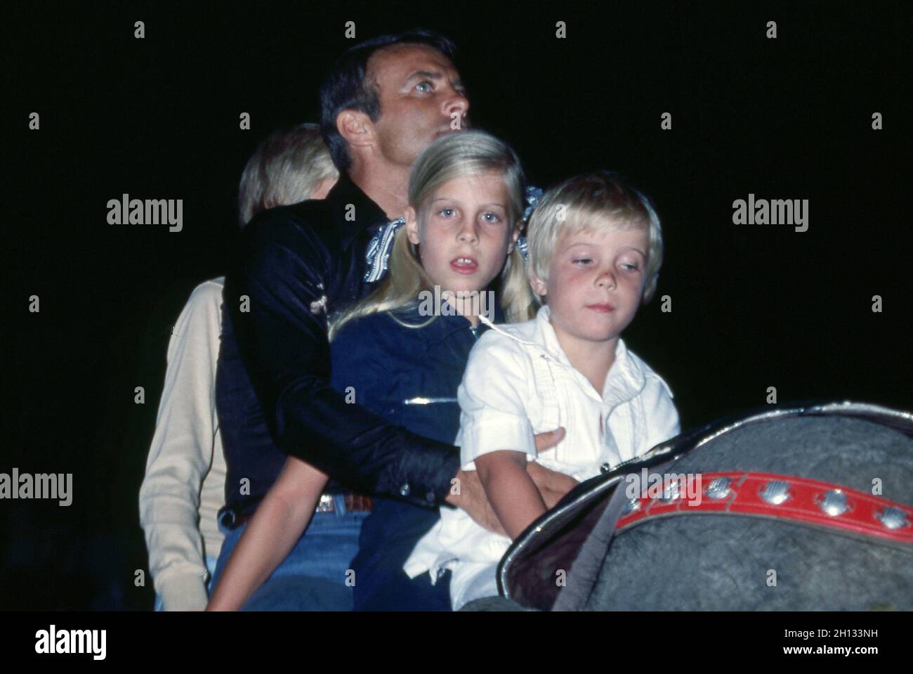 Robert Conrad with children, Christian, Shane and Kristy July 1977 Credit: Ralph Dominguez