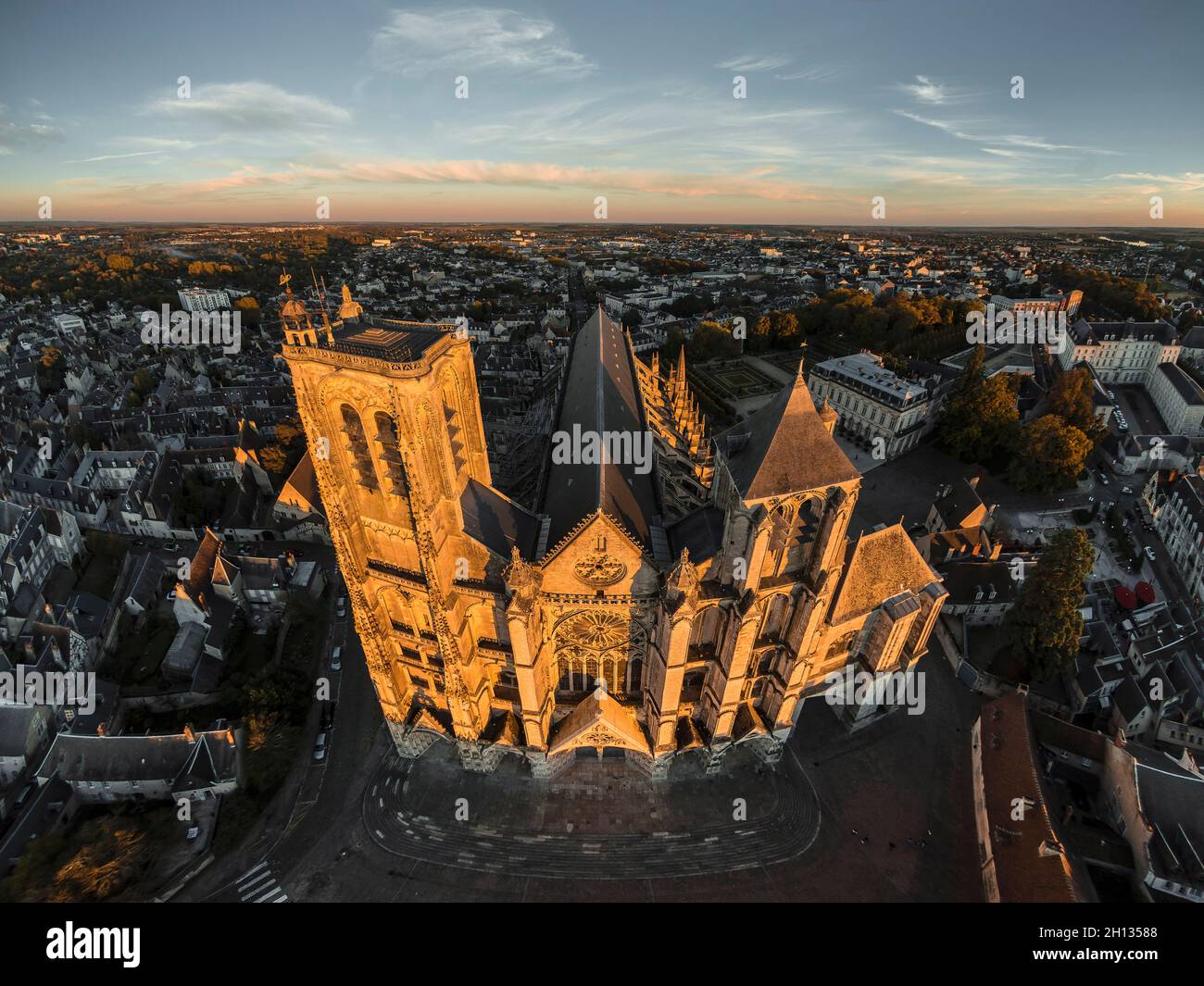 Bourges cathedral aerial hi-res stock photography and images - Alamy
