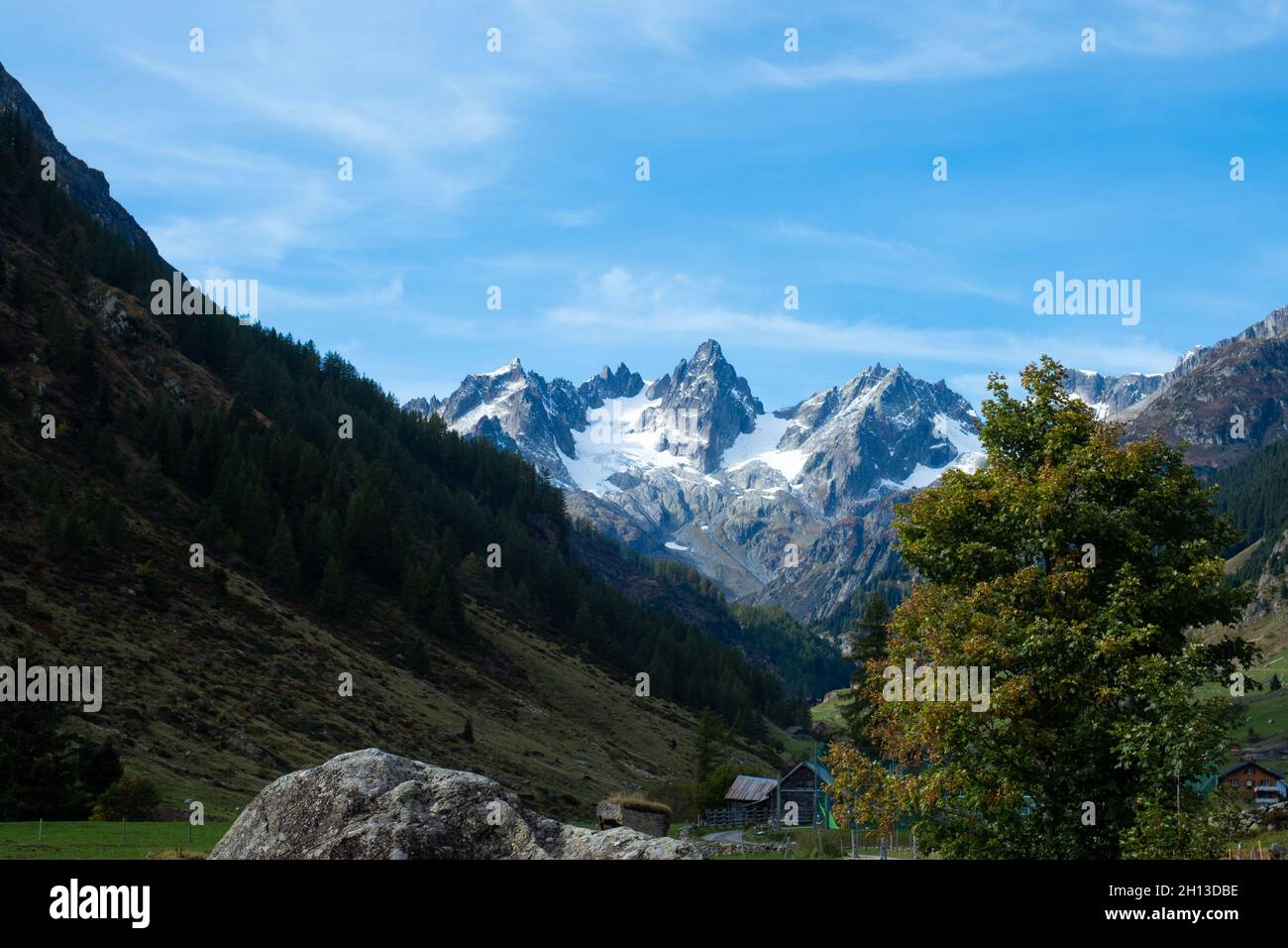 Autumn landscape in the Swiss central mountains on a sunny afternoon Stock Photo