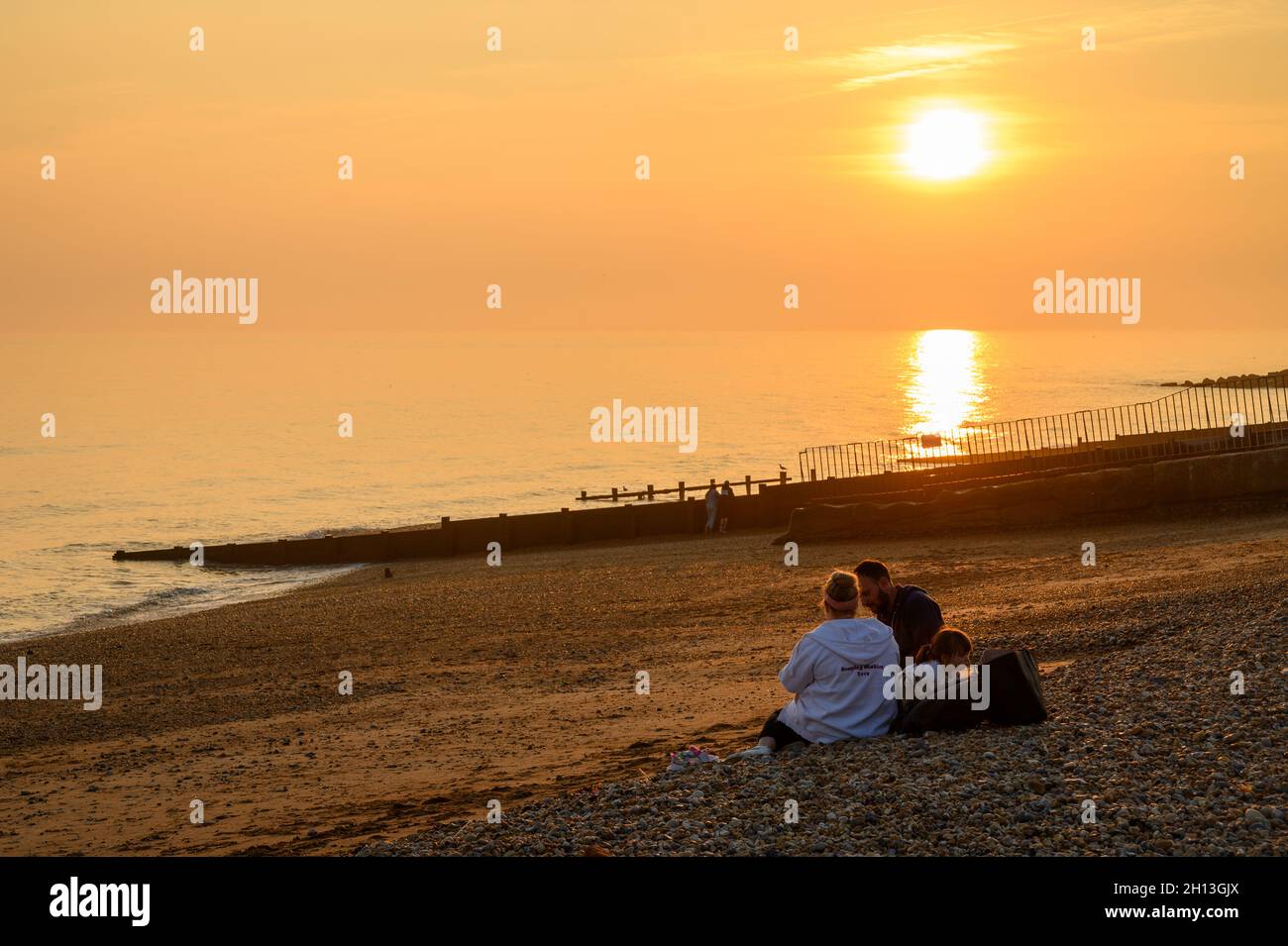 Sun shimmering on water hi-res stock photography and images - Alamy