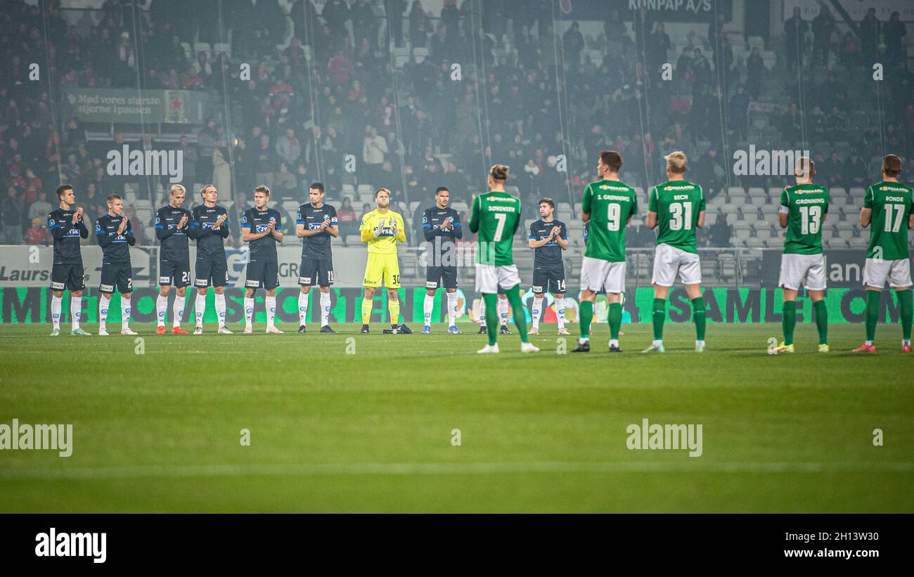 Viborg, Denmark. 15th Oct, 2021. The two teams line up for the 3F Superliga match between Viborg FF and Silkeborg IF at Energy Viborg Arena in Viborg. (Photo Credit: Gonzales Photo/Alamy Live News Stock Photo