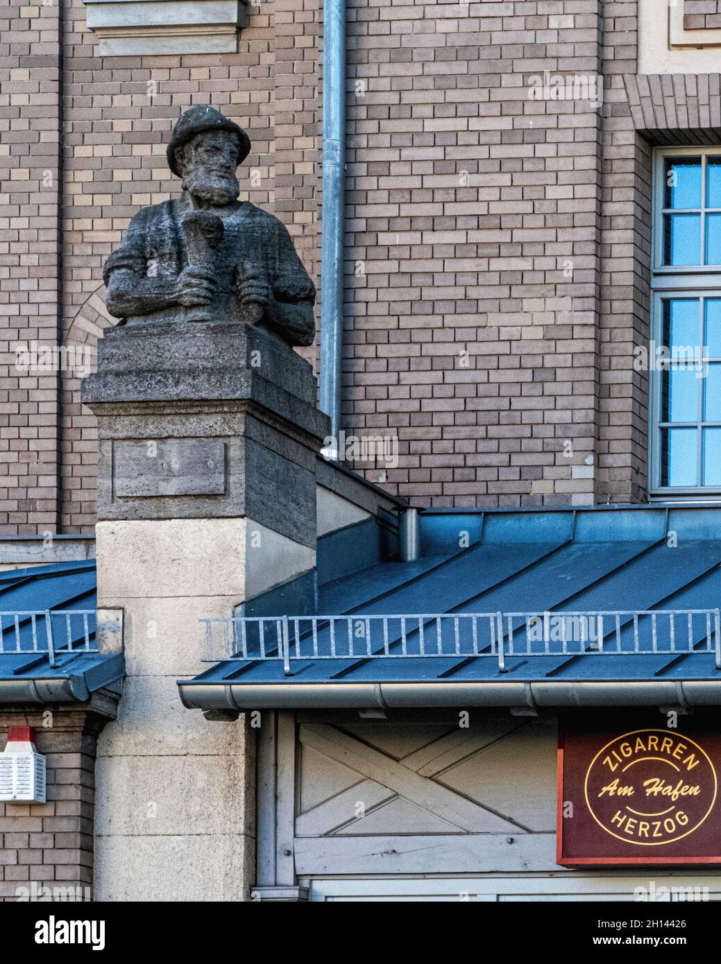 Zigarren Herzog am Hafen, Herzog cigars in former old East Harbour canteen building that has listed monument protection. Stralauer Allee 9,Berlin Stock Photo