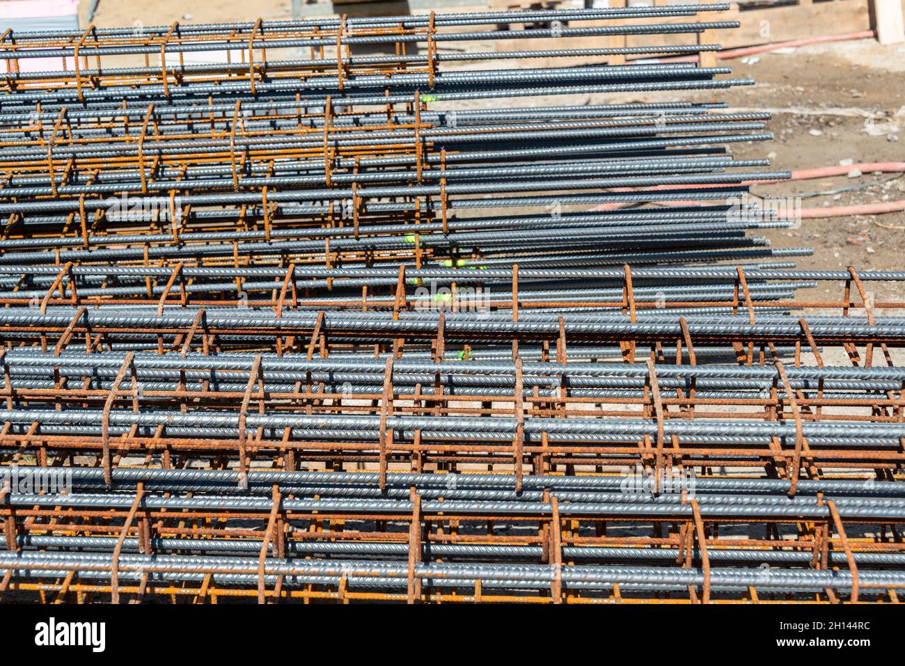 Stahlbeton Baumaterial hier Bewehrungseisen zum Schütten des Fundamentes Stock Photo
