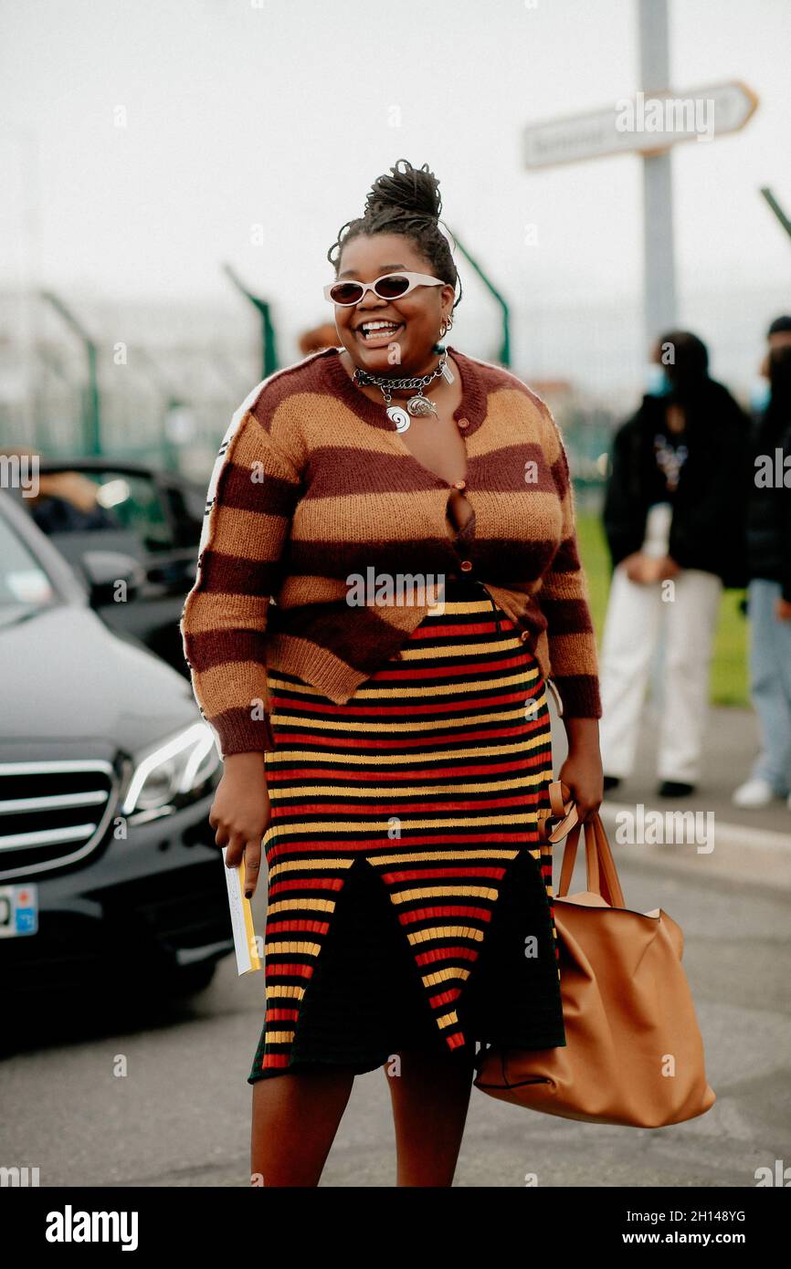 Street style, Gabriella Karefa-Johnson arriving at Hermes Spring Summer  2022 show, held at Astonsky, Le Bourget Airport, France, on Ocotber 2nd,  2021. Photo by Marie-Paola Bertrand-Hillion/ABACAPRESS.COM Stock Photo -  Alamy