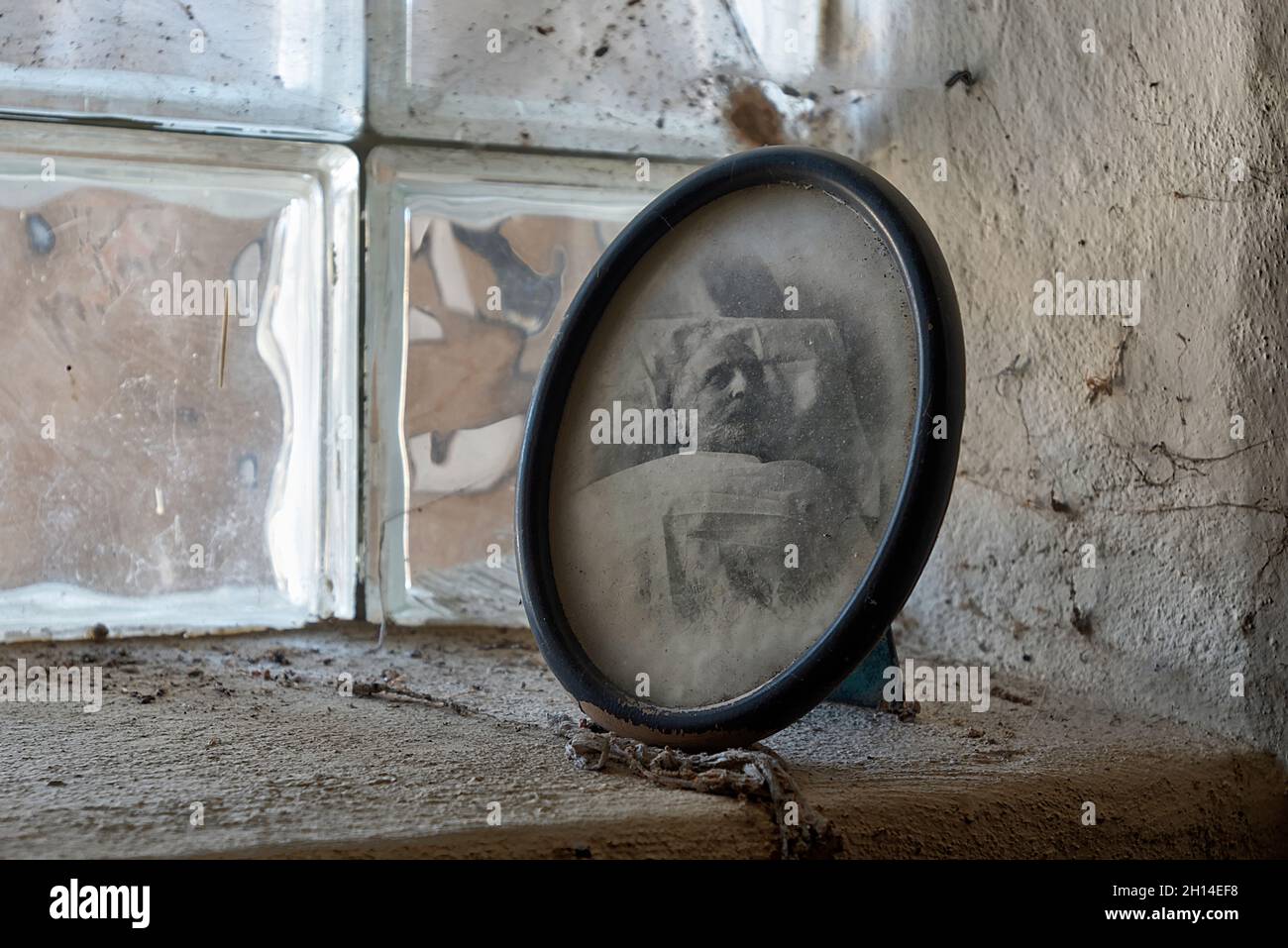 Urbex  Italy. post mortem photography in an abandoned house in Northern Italy. Urbex in Italy Stock Photo
