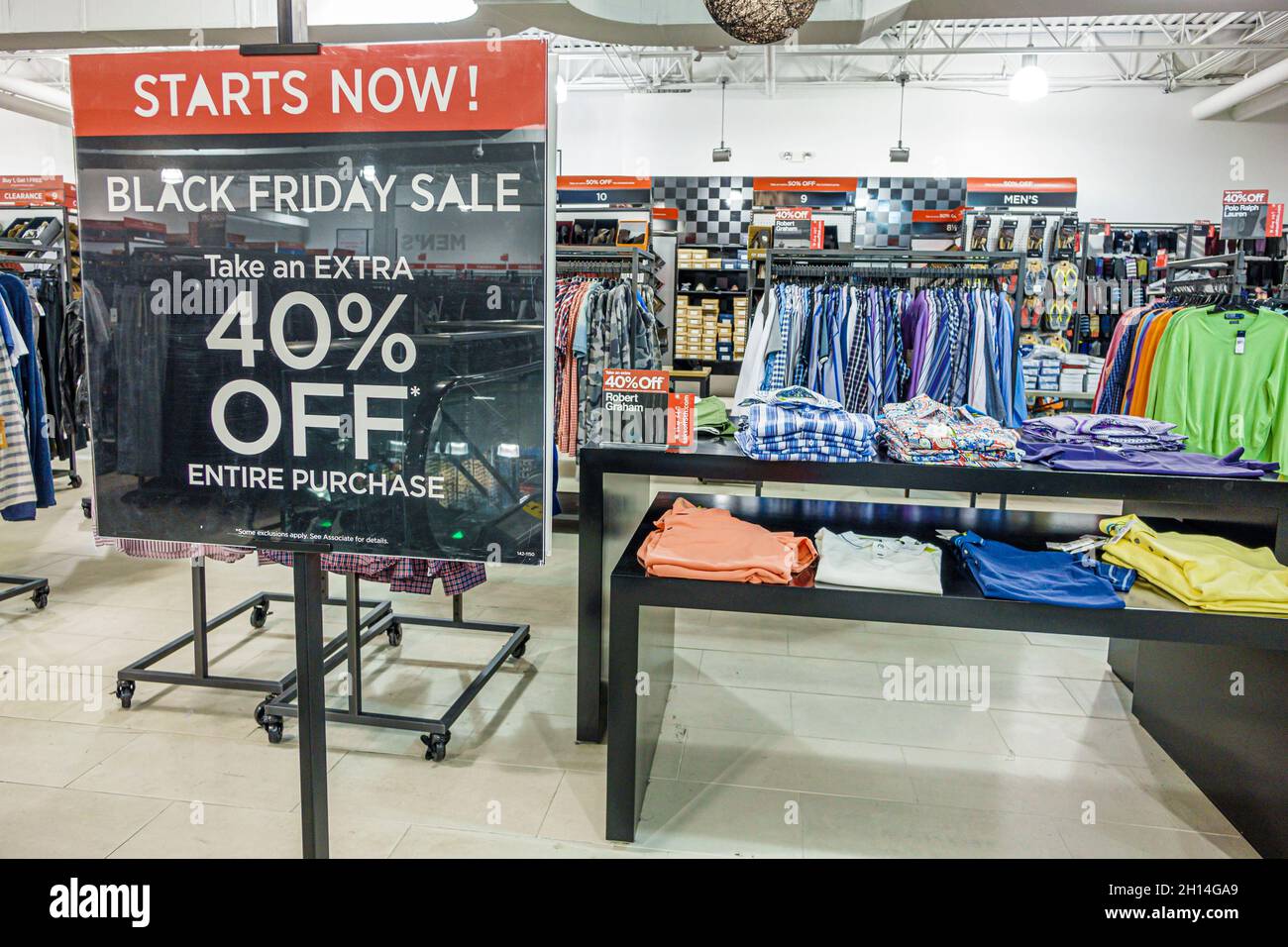 Outlet Store High Resolution Stock Photography and Images - Alamy