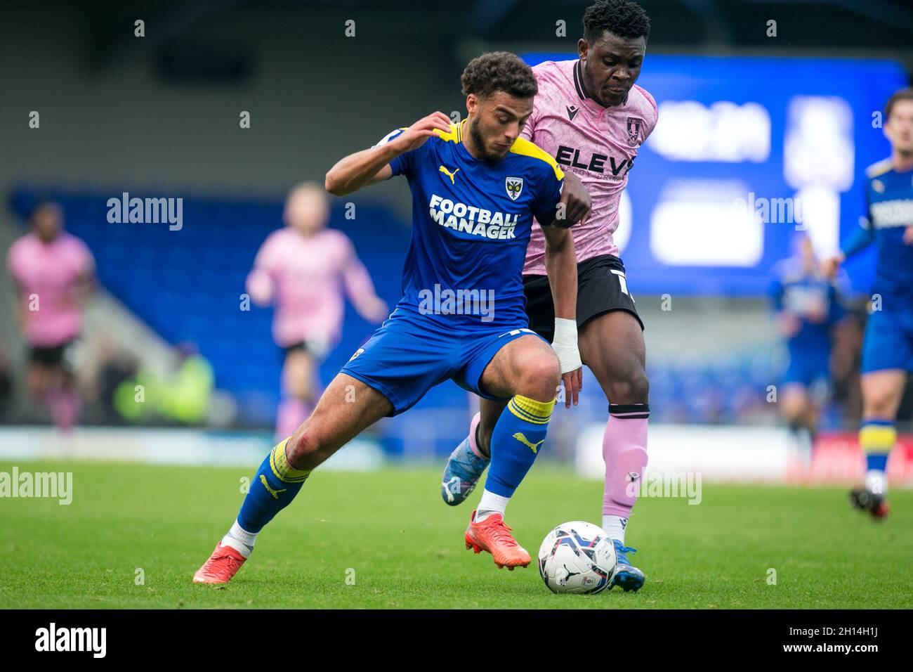 Wimbledon battle for the ball hi-res stock photography and images - Page 4  - Alamy