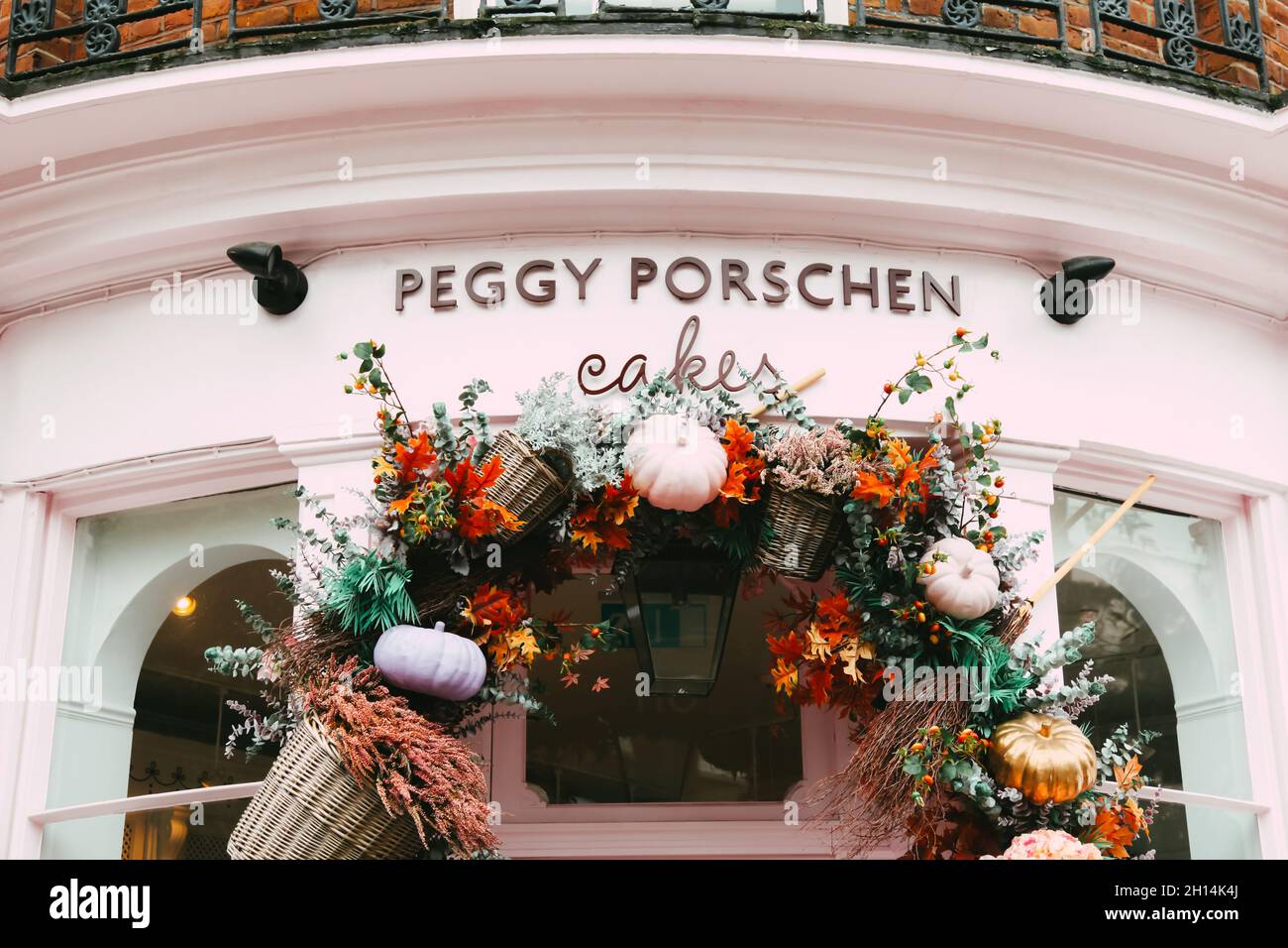 Peggy porschen cup cakes hi-res stock photography and images - Alamy
