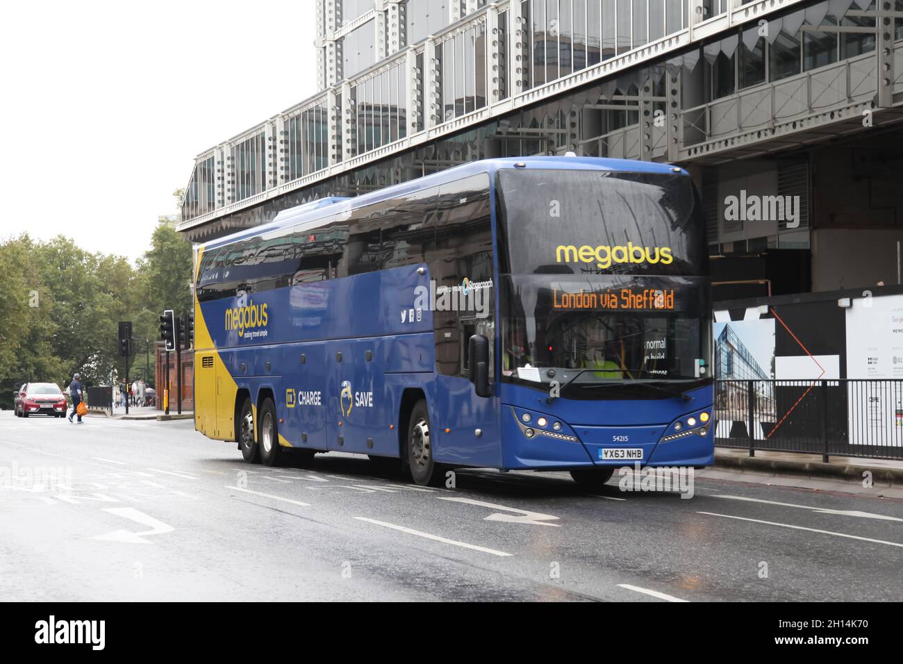 A Megabus coach bound for London via Sheffield, Elizabeth Bridge