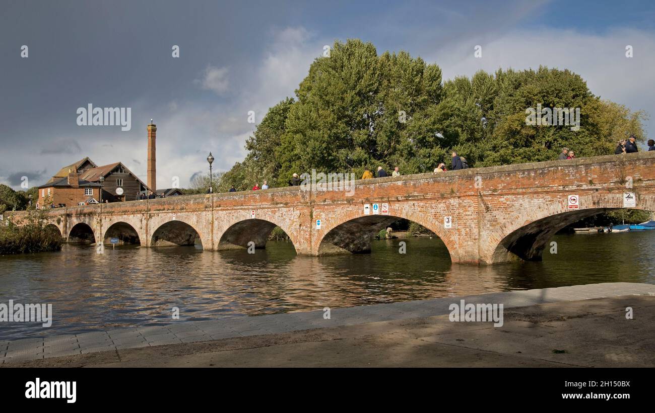 Tramway Bridge is a redbrick structure built over the River Avon in 1823 to carry the horse tramway which connected the wharves at Stratford upon Avon Stock Photo
