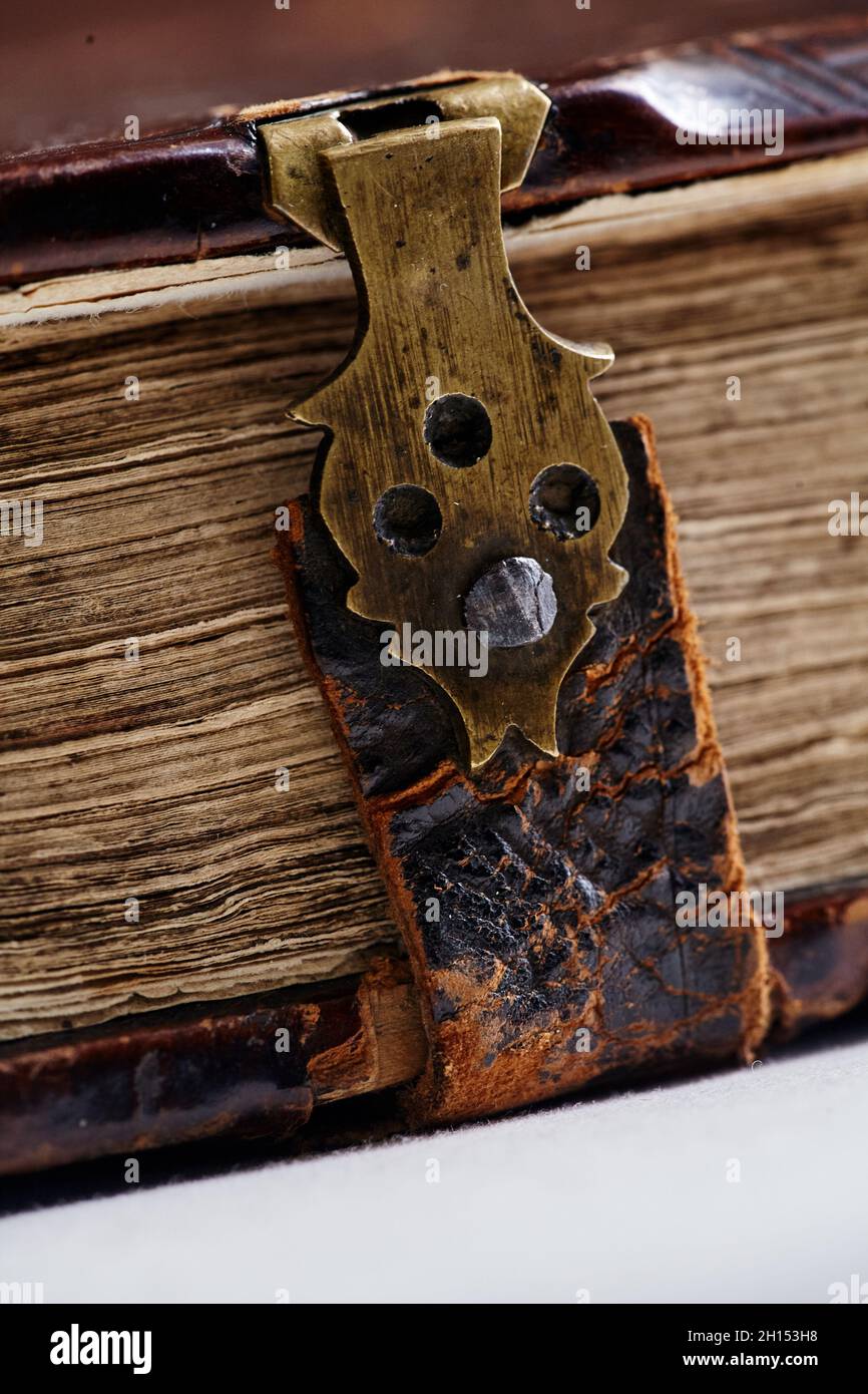Book clasp metal antique hi-res stock photography and images - Alamy