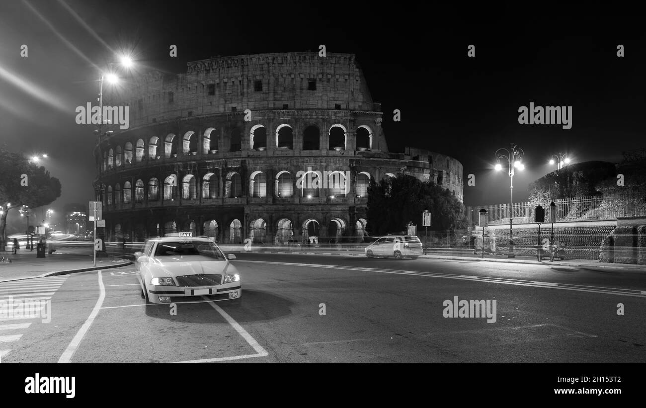 Black and white taxi hi-res stock photography and images - Alamy