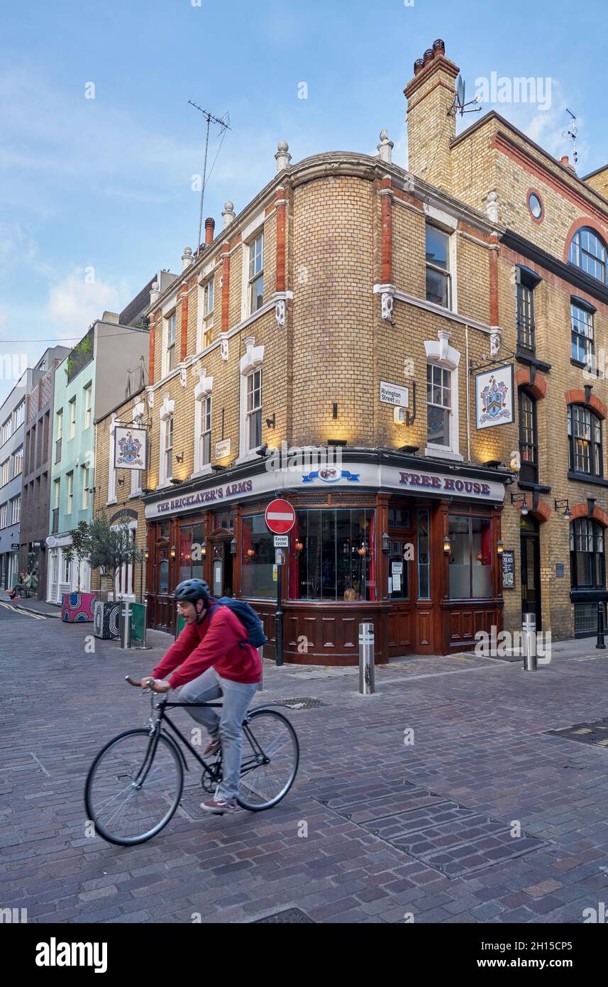 rivington street Shoreditch hoxton bricklayers arms Stock Photo Alamy