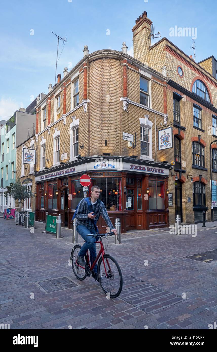 rivington street Shoreditch hoxton bricklayers arms Stock Photo Alamy