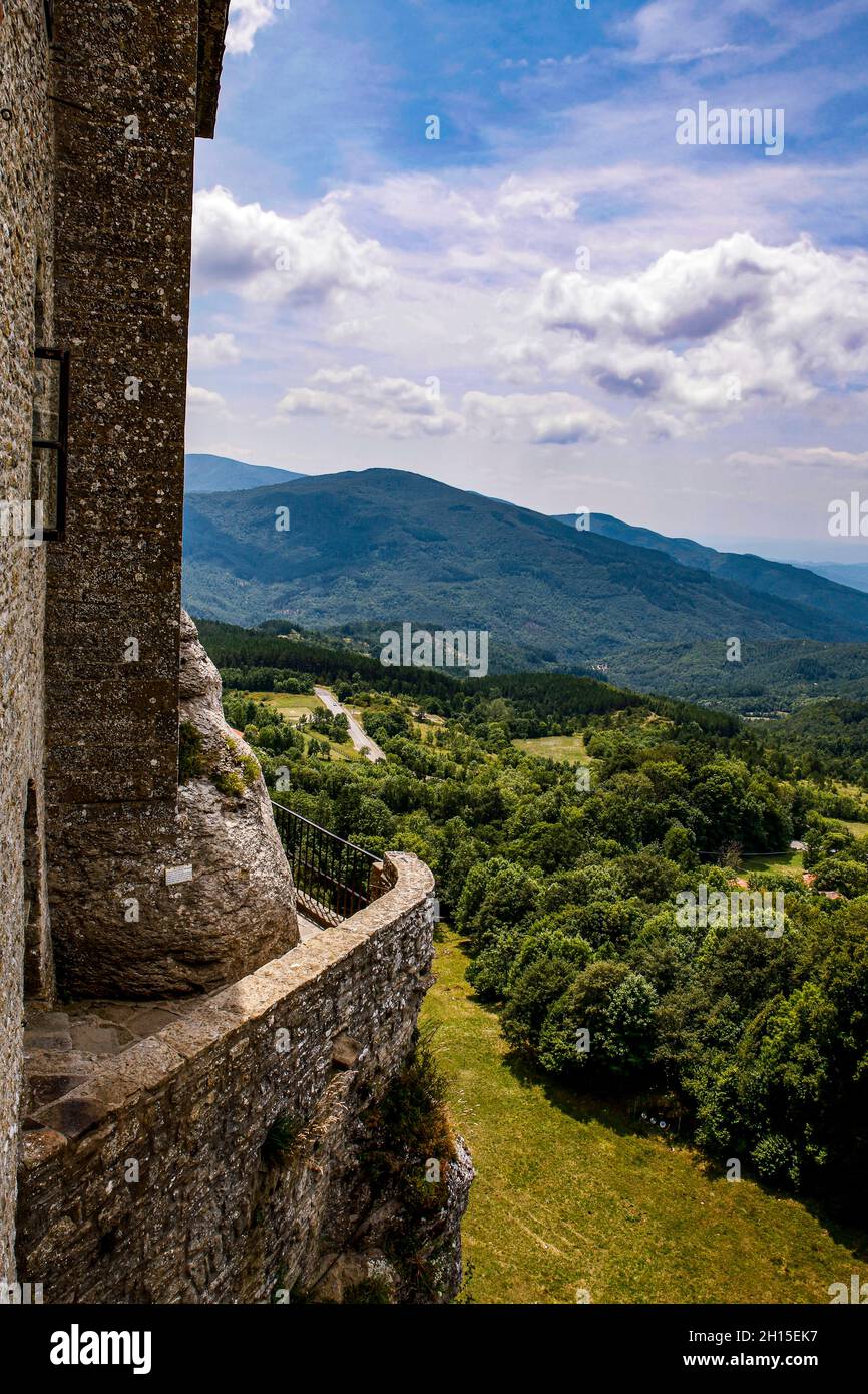 Italy Tuscany La Verna sanctuary -Precipice: Narrow corridor where the devil tried to make San Francesco fall Stock Photo