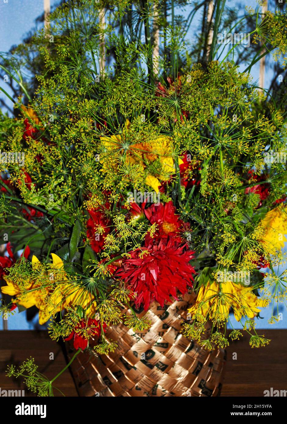Dahlias vase hi-res stock photography and images - Alamy