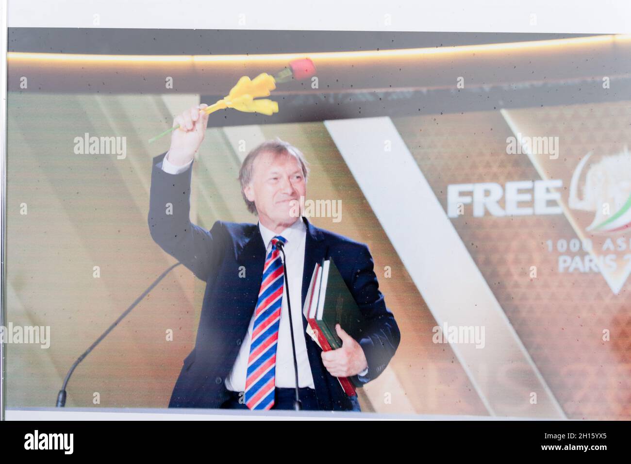 Leigh on Sea, Essex, UK. 16th Oct, 2021. Tributes of floral, photos and